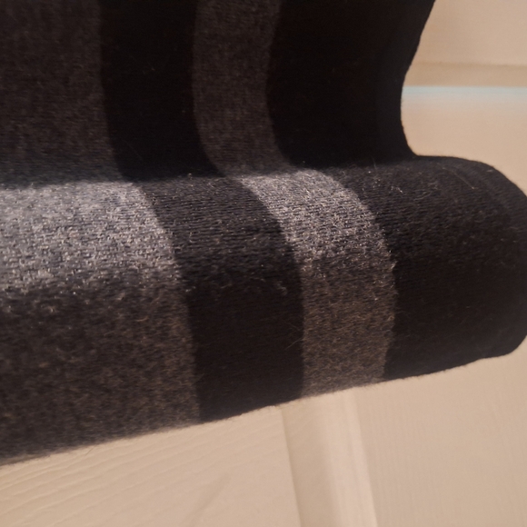 Merona Gray Crewneck Sweater Elegant Design - Picture 5 of 6